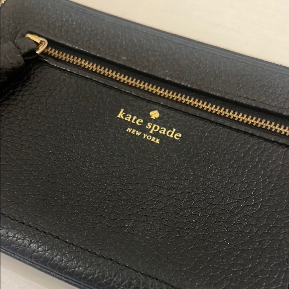 Kate Spade Black Tinie Chester Street Pebble Leather Wristlet - Picture 2 of 12